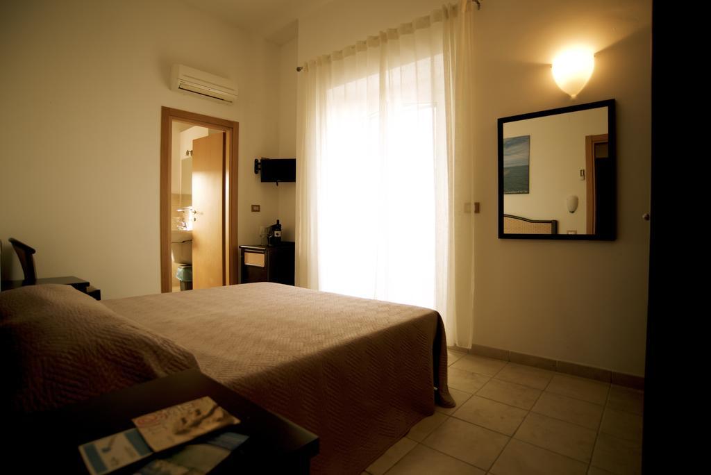 Le Antiche Porte Peschici Bagian luar foto