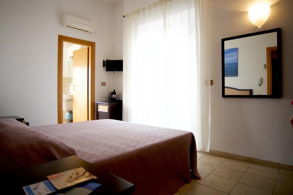 Le Antiche Porte Peschici Bagian luar foto
