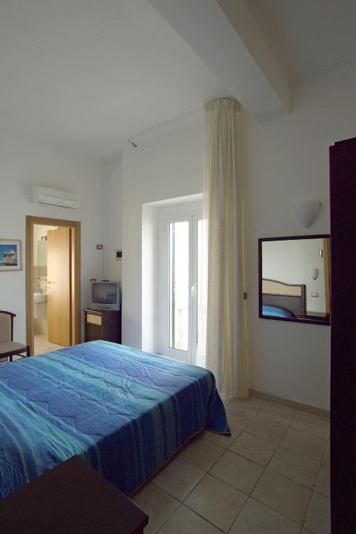 Le Antiche Porte Peschici Ruang foto